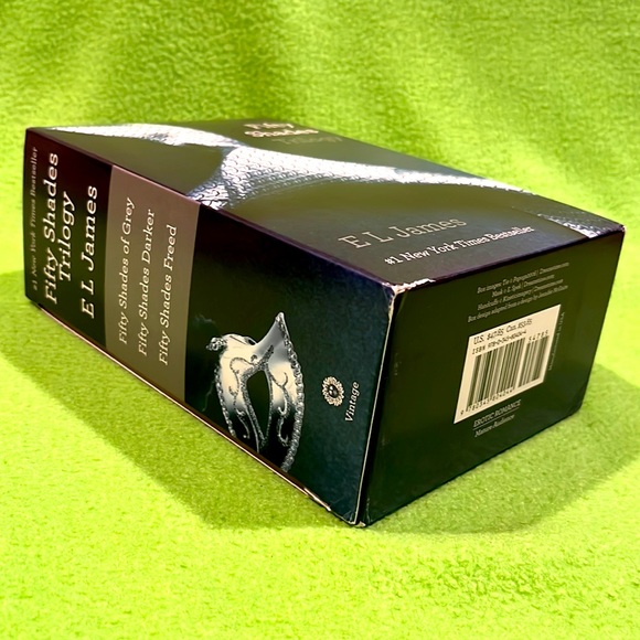 Fifty Shades Trilogy Box Set EXC - Picture 3 of 4